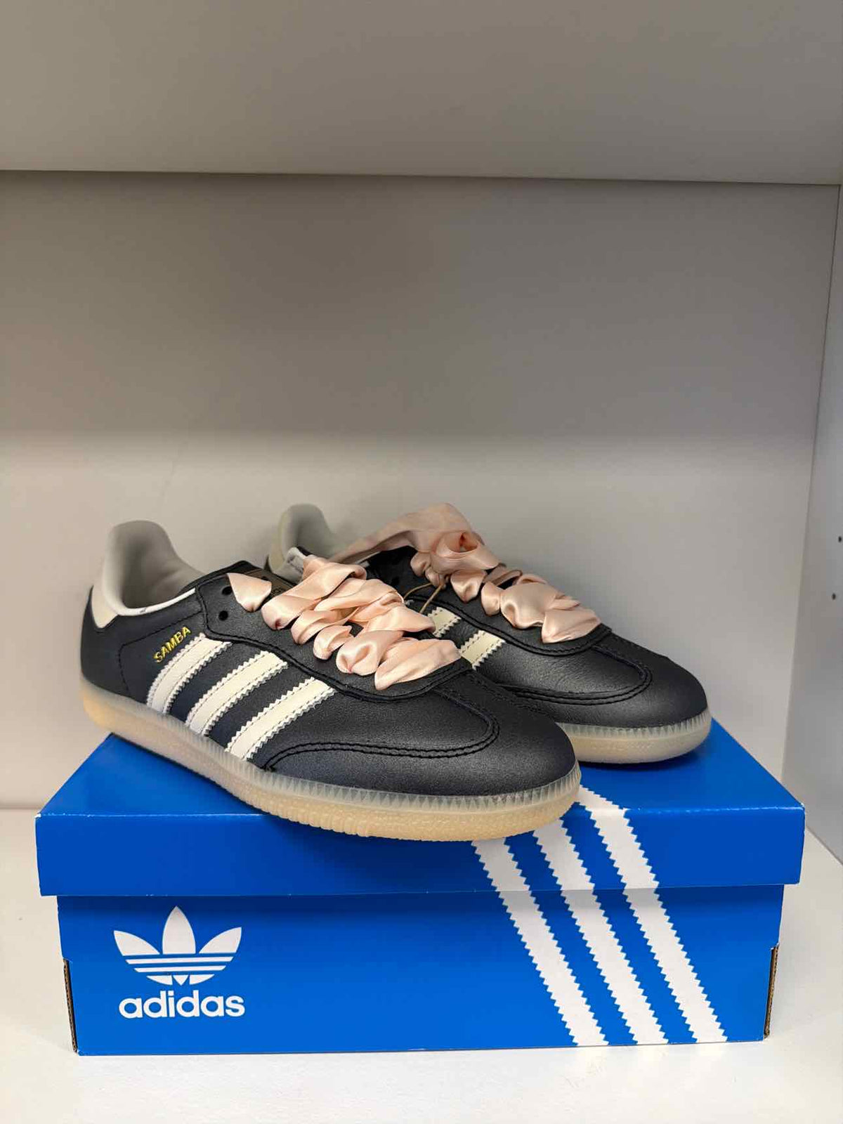Adidas woman samba og ribbon lace