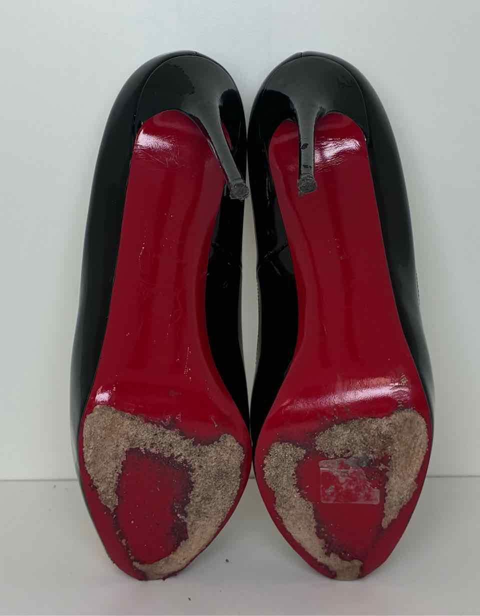 Christian Louboutin Black Shoe Size 38 Pumps