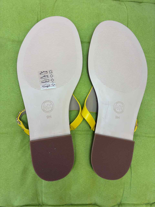 Michael Kors Yellow Leather Daniella Flat Thong 9. Brand New never Worn