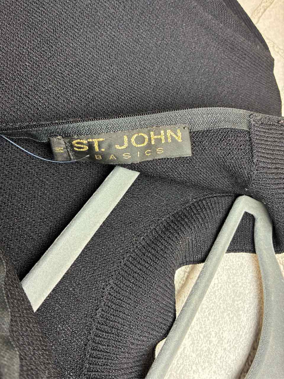St.John Basics Black Medium Top