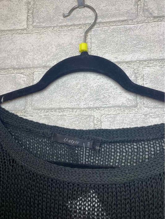 U-Style Small Black Knitted Loose Fit Sweater w/ Red Heart & Side Mesh