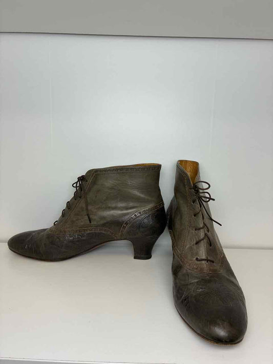 Perry Ellis Vintage Size 9 Brown Leather Lace-Up Ankle Boots