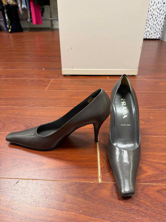 Gray Prada leather pointed pumps