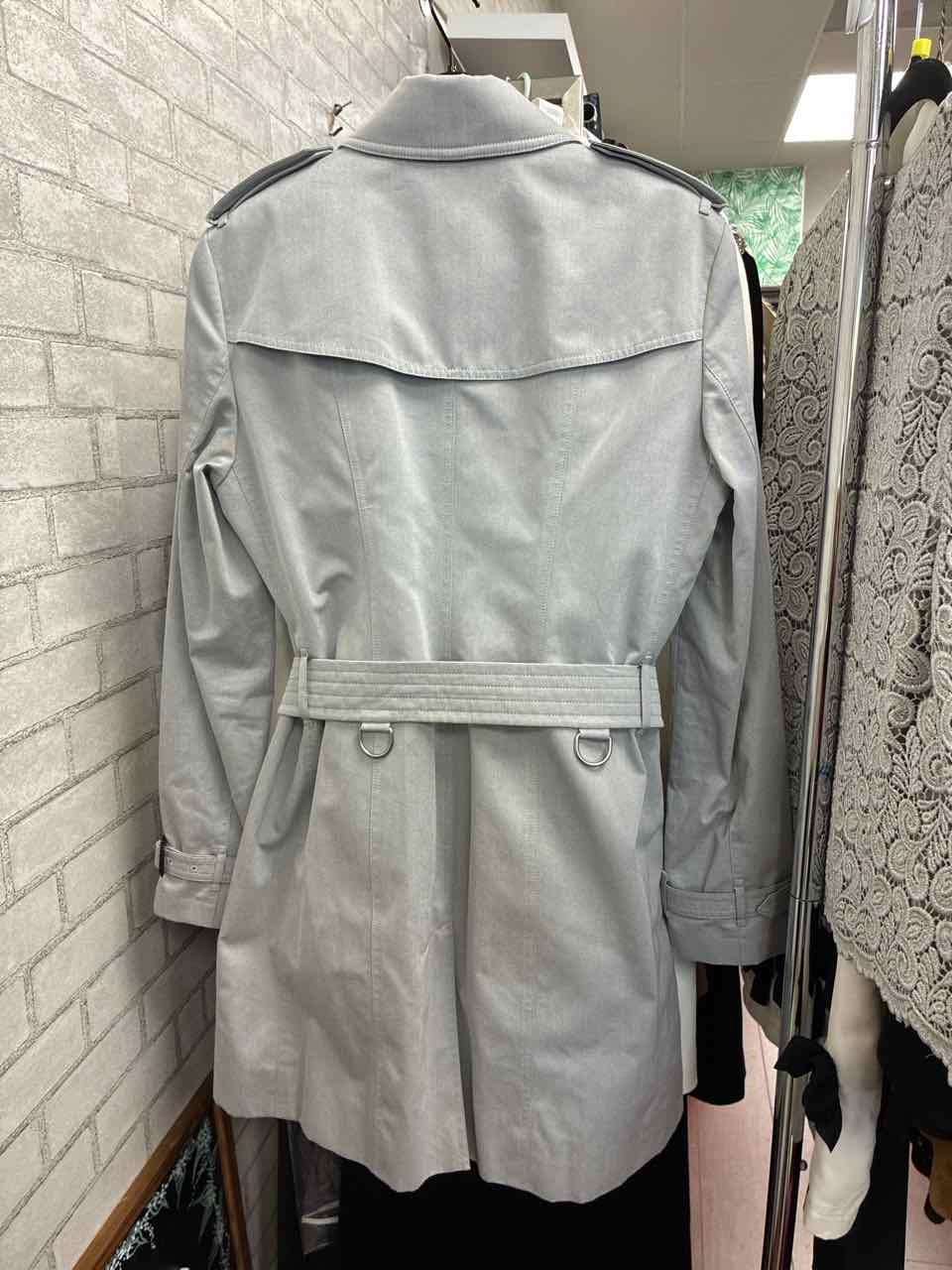 Burberry London Sandringham Medium Trench Coat in Light Grey Size 8