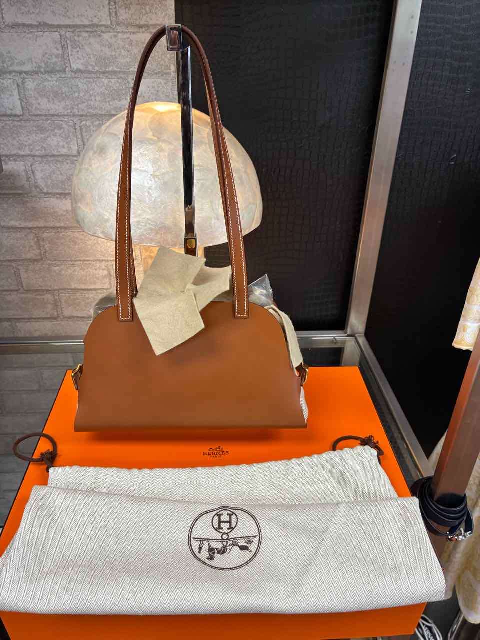Hermes Tablier Sellier Fauve (Tan) Leather Shoulder or Hand Carry Purse