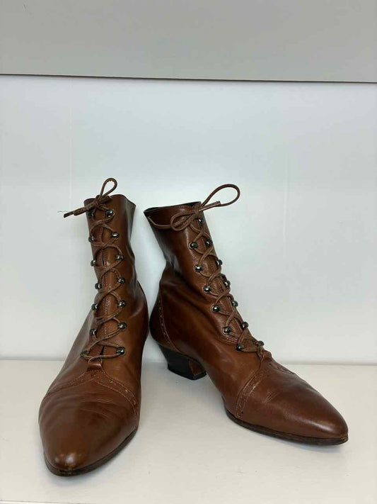 Harvard Square Size 9 Brown Leather Lace-Up Ankle Boots w/ Brogue Detailing