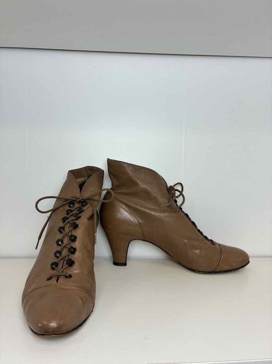 9West Taupe Size 9 Leather Lace-Up Boots