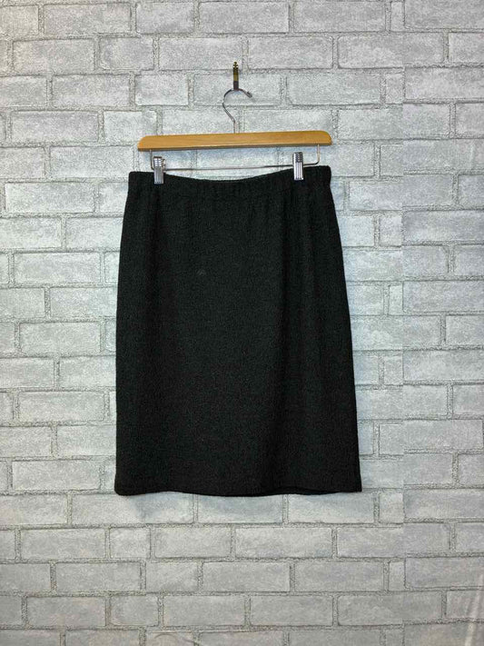 St John Knit Grey Skirt Size 8