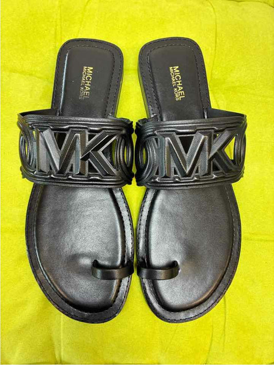 Micheal Kors White Shoe Size 9.5 Sandals