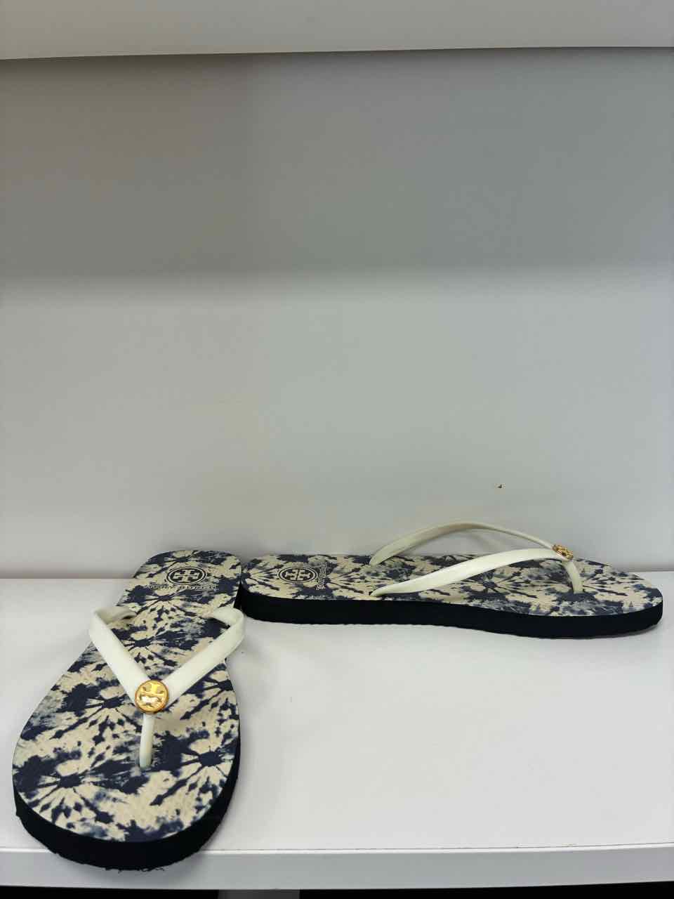 Tory Burch Size 11 Blue and White Tie-Dye Sandals w/ Gold Emblem