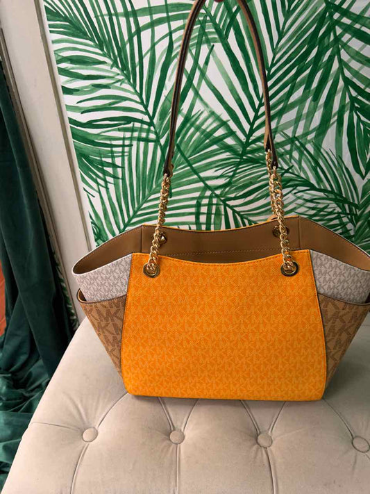 Micheal Kors Orange Purse