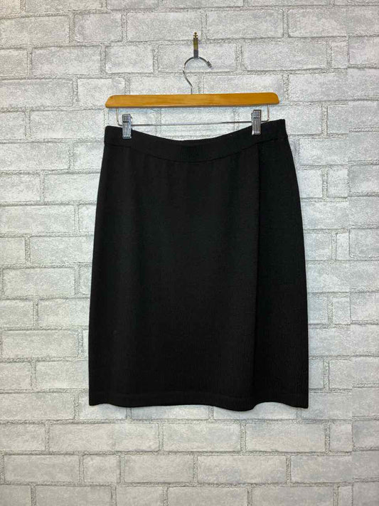 St John Knit Black Skirt Size  8