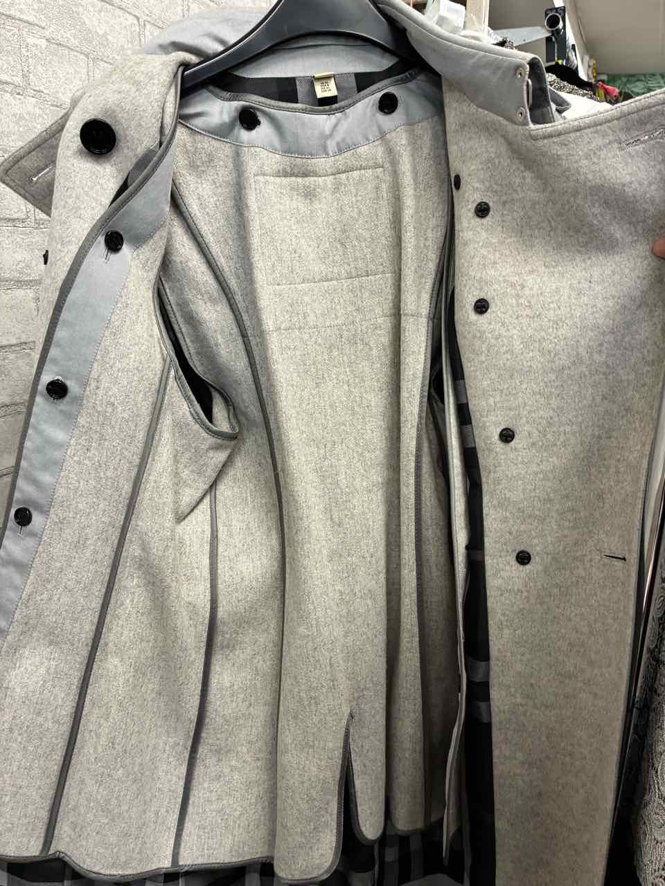Burberry London Sandringham Medium Trench Coat in Light Grey Size 8