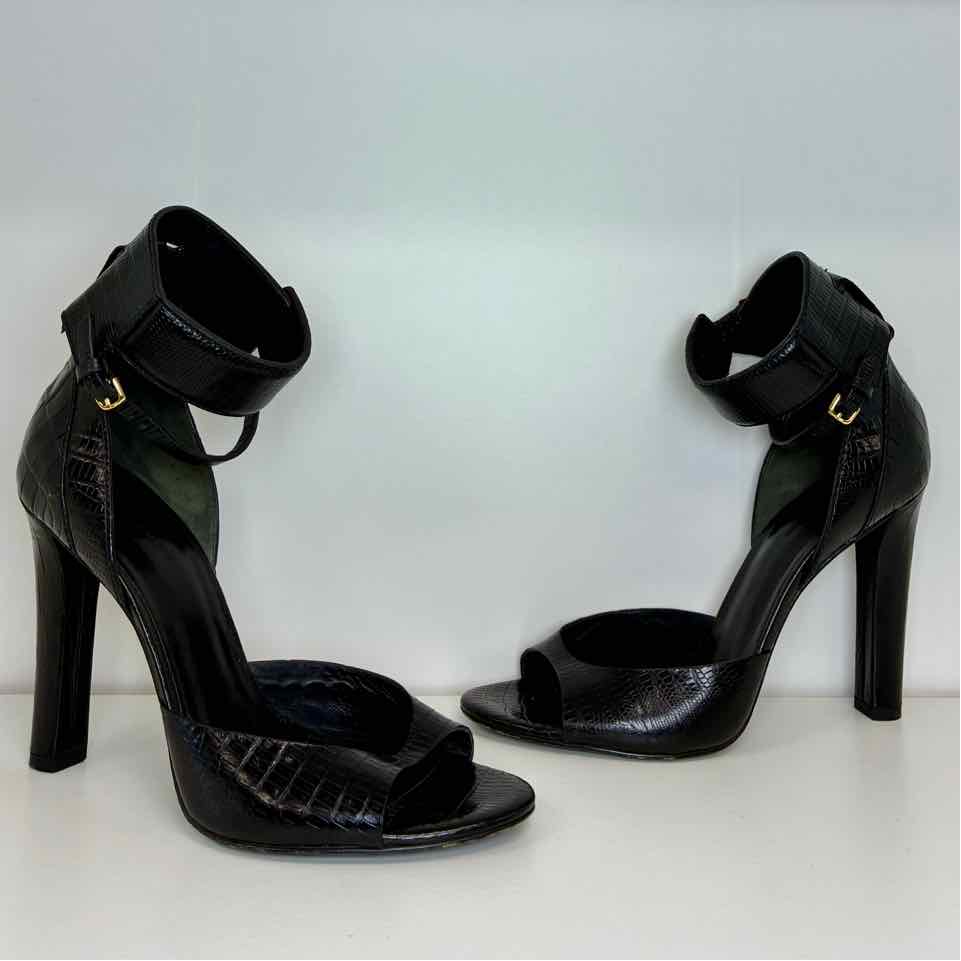 Fendi Snake Skin Pump Black 10.5