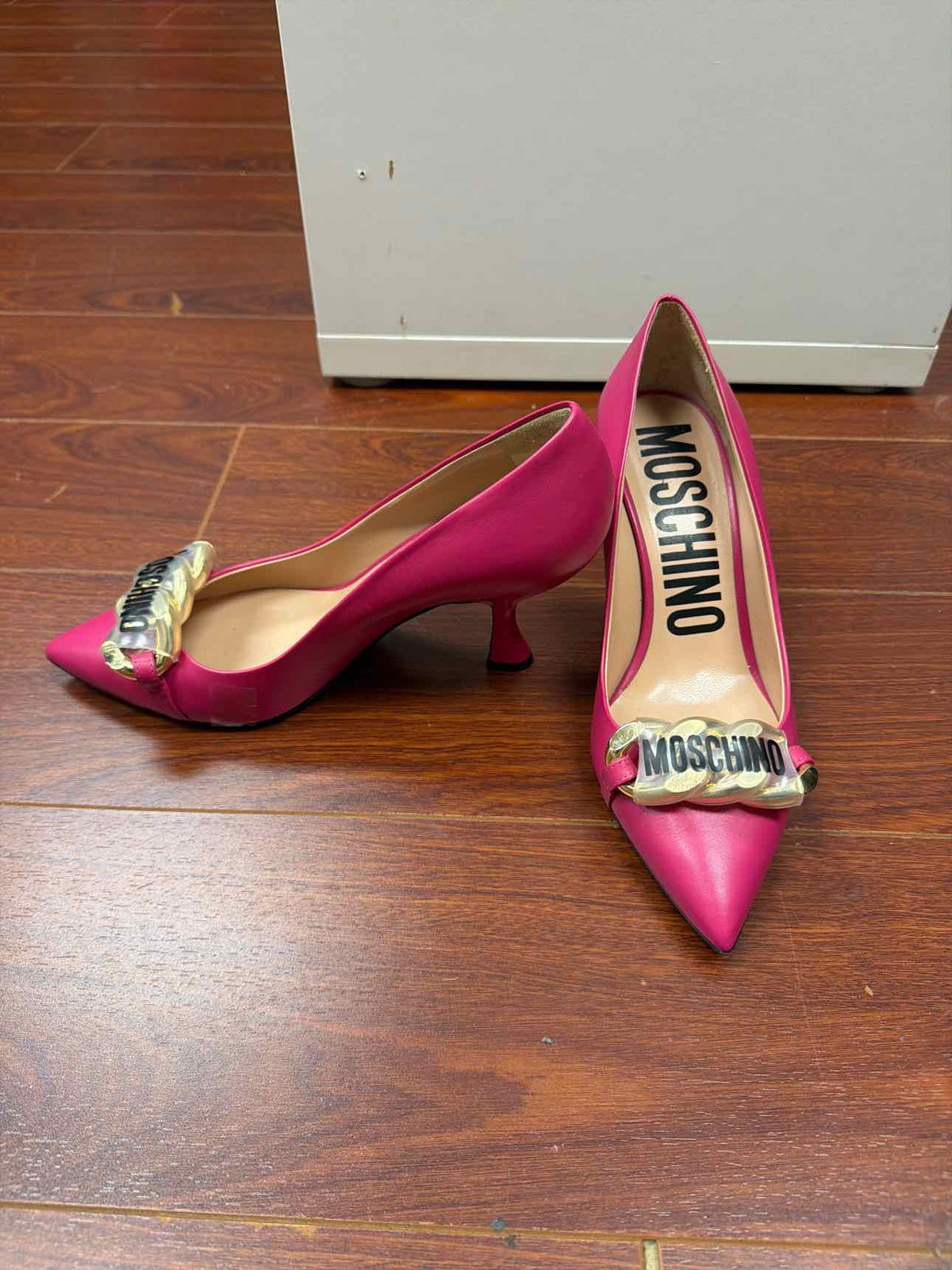 Moschino pink pumps
