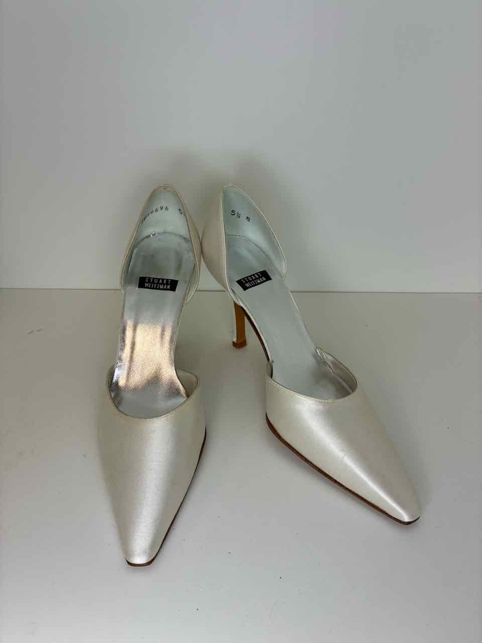 Stuart Weitzman Size 5.5 Ivory Satin Pointed Toe Heels
