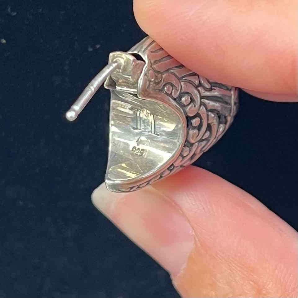 John Hardy  Earrings Vintage Scroll V Design