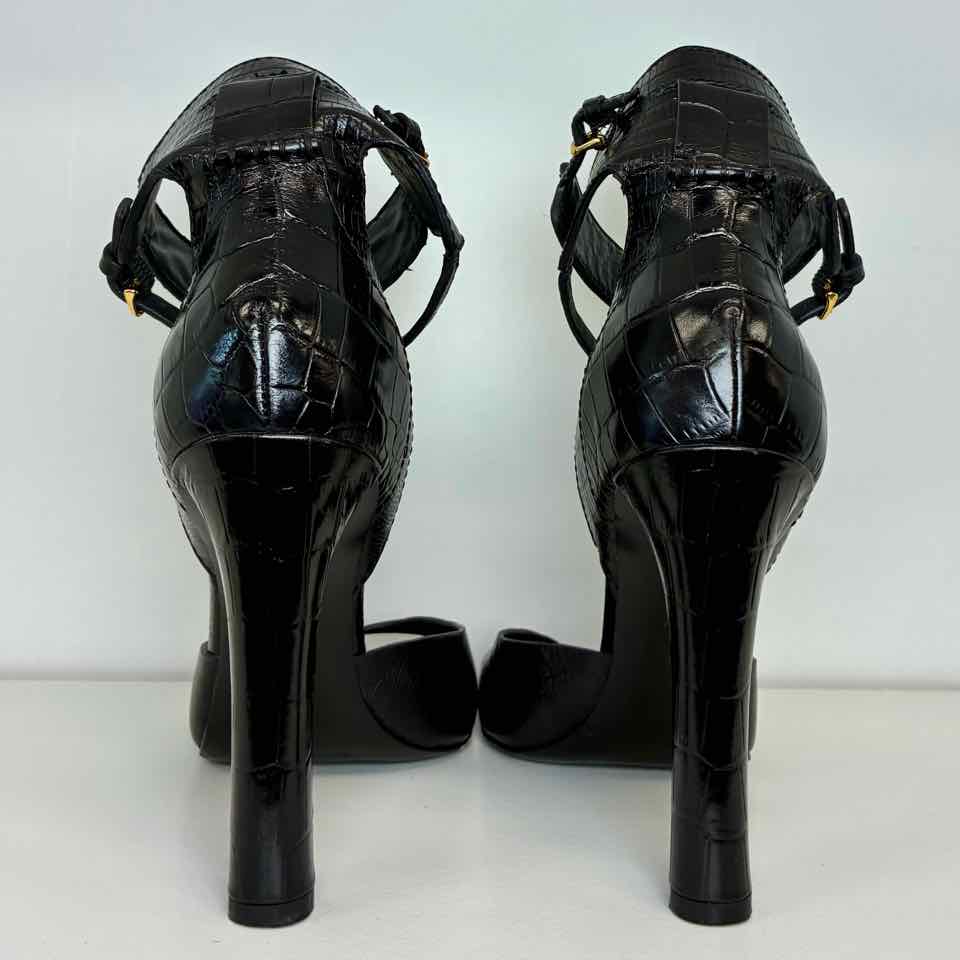 Fendi Snake Skin Pump Black 10.5