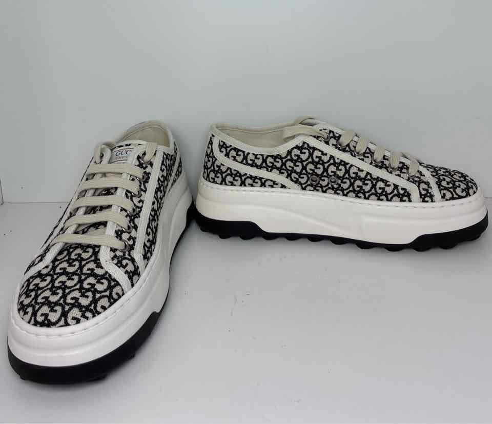 Gucci Size 39 Ivory and Black GG Monogram Fabric Tennis 1977 Sneakers