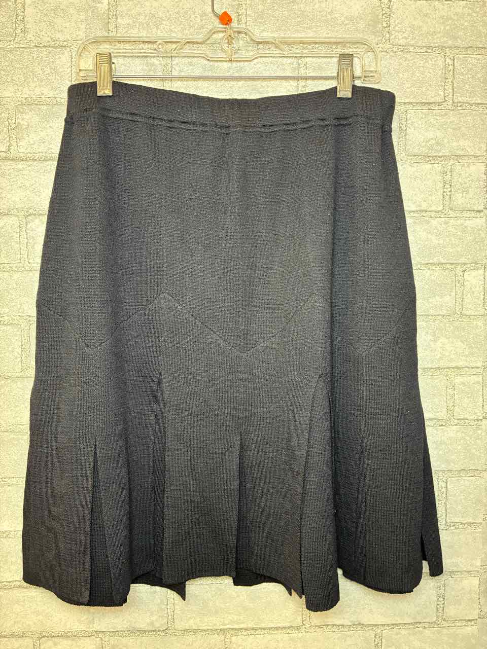 St.John Black Knit Skirt with Pleats Size 8