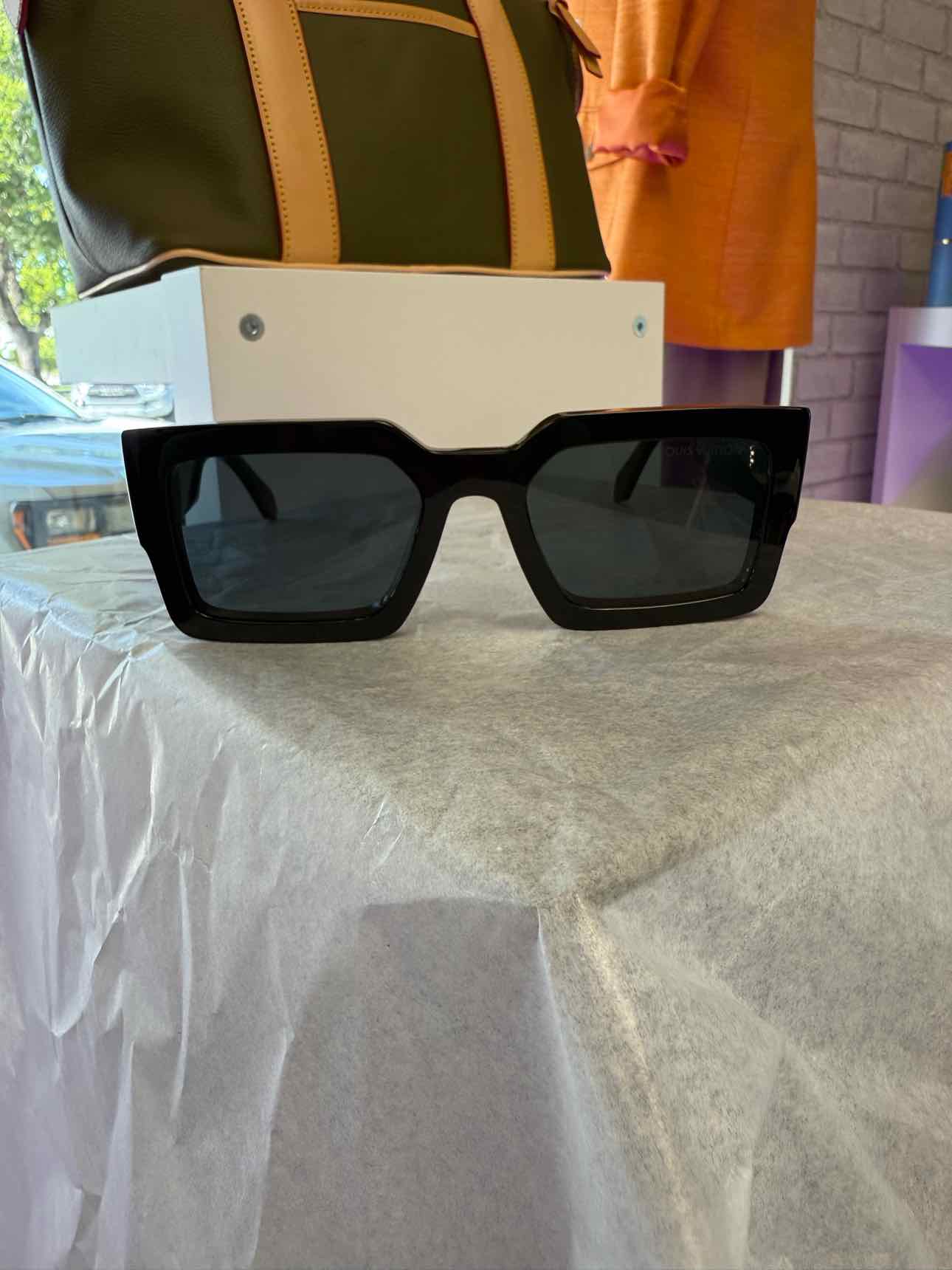 Louis Vuitton LV Clash Square Sunglasses Black/Gold