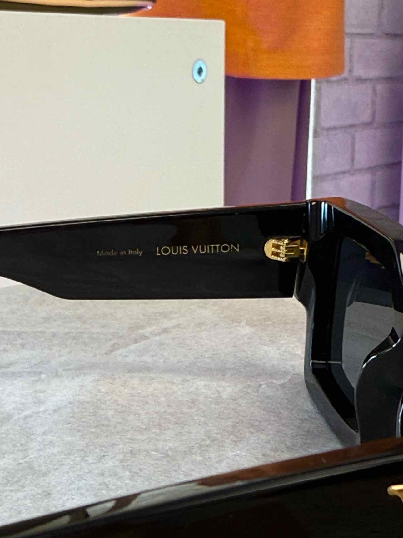 Louis Vuitton LV Clash Square Sunglasses Black/Gold