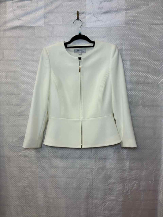 Tahari 2 pc Jacket and Skirt. Ivory with Gold Zipper 8