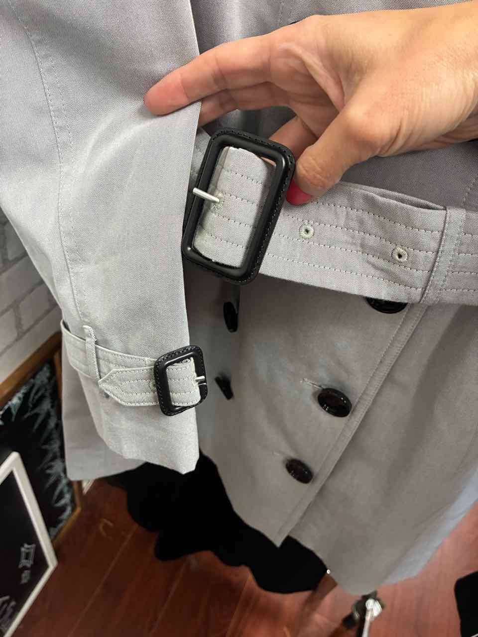 Burberry London Sandringham Medium Trench Coat in Light Grey Size 8