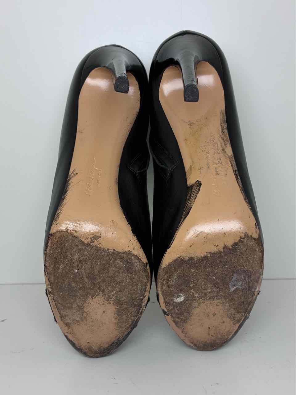 Ferragamo Size 9.5 Black Leather Ankle Boots w/ Vara Bow and Gold Buckle