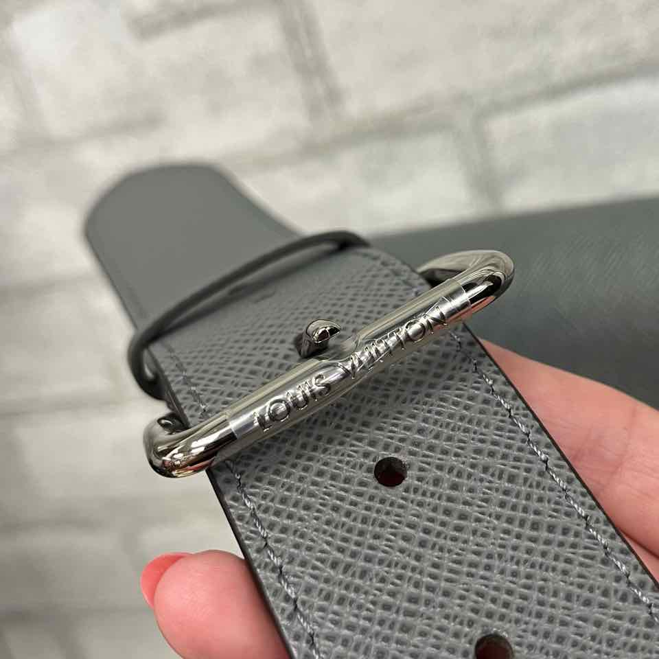 Louis Vuitton Gray Taiga Flap Messanger Bag