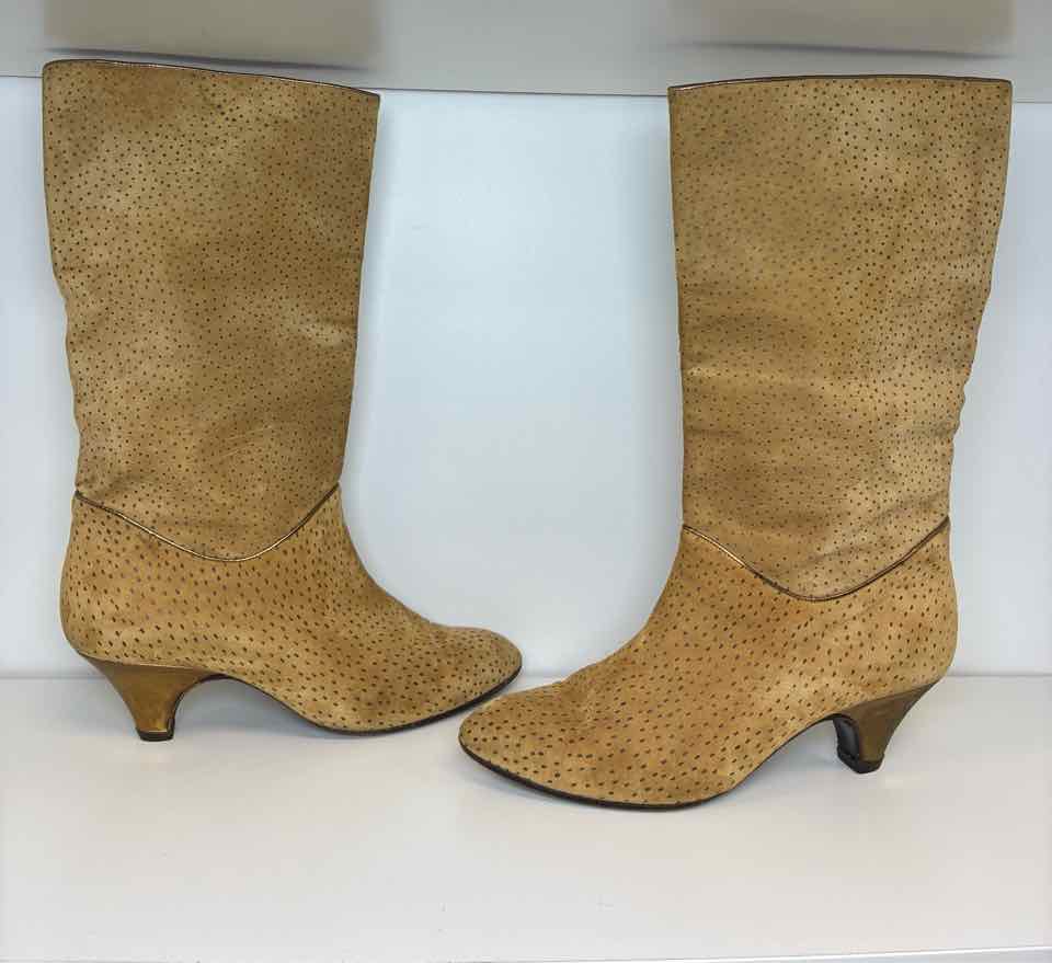 la marca Size 39 Tan Suede Mid-Calf Boots w/ Polka Dot Design and Gold Heels