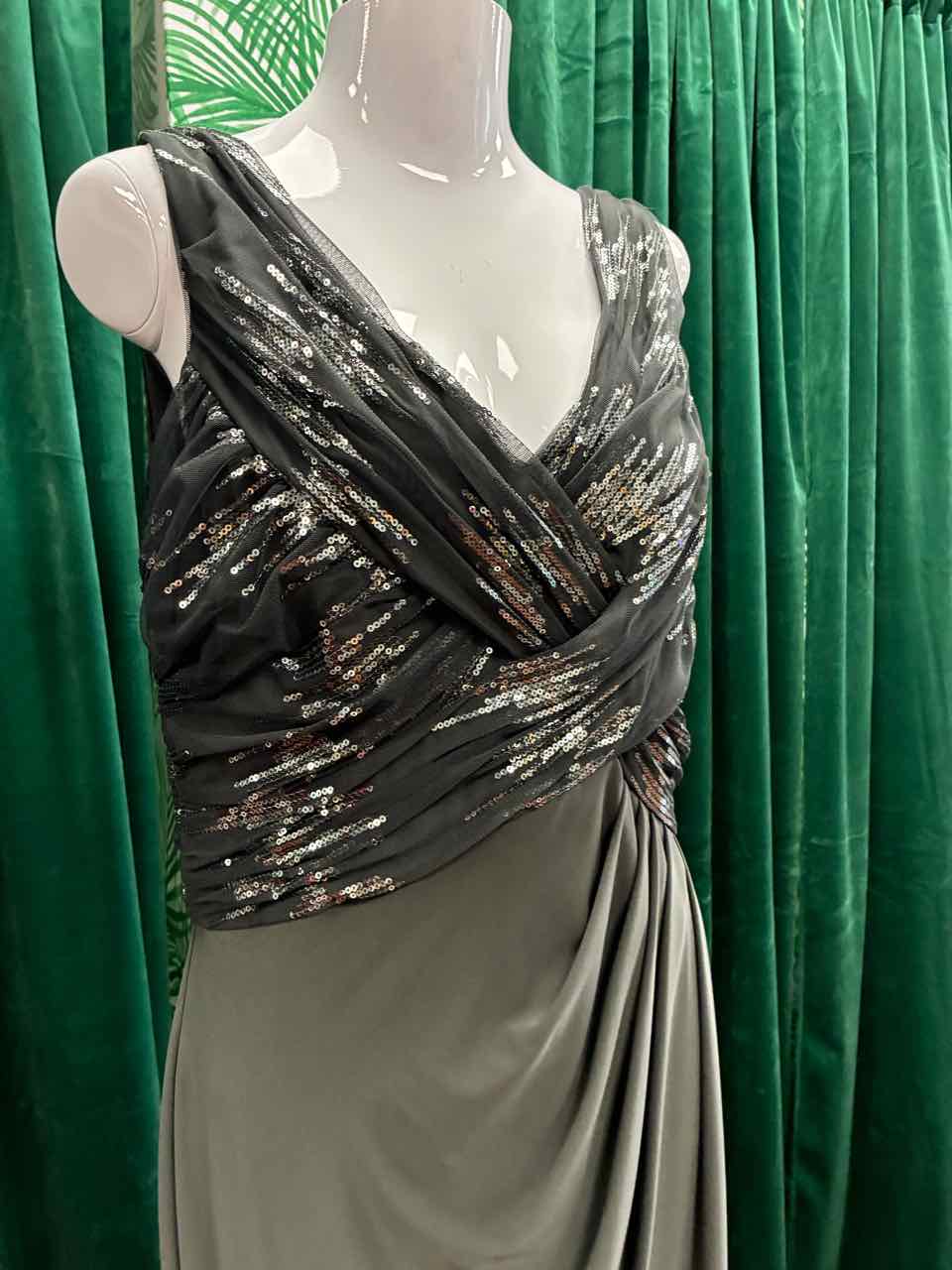Size 10 Lauren Ralph Lauren Gray Dress