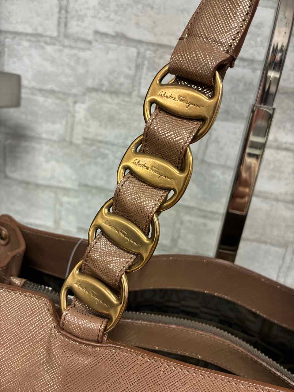 Ferragamo Nicoletta Saffiano Leather gold/bronze purse