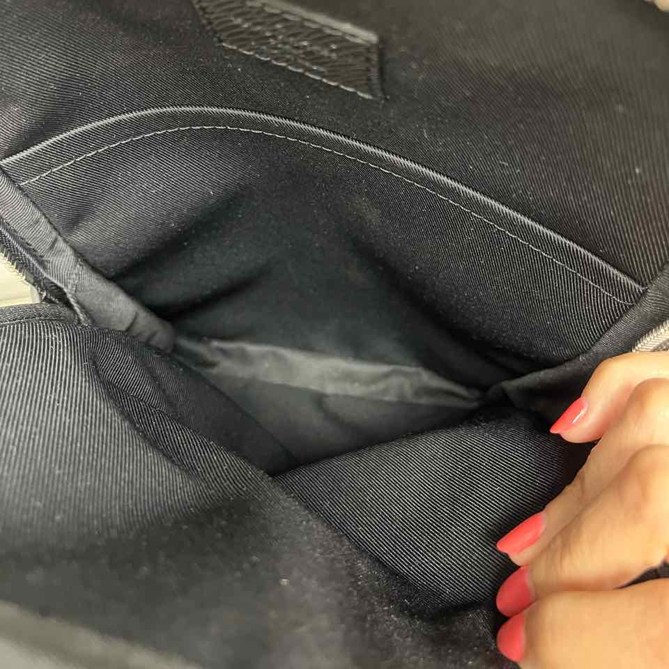 Louis Vuitton Unisex Black Purse