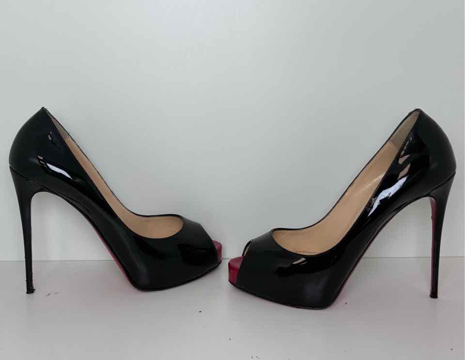 Christian Louboutin Black Shoe Size 38 Pumps