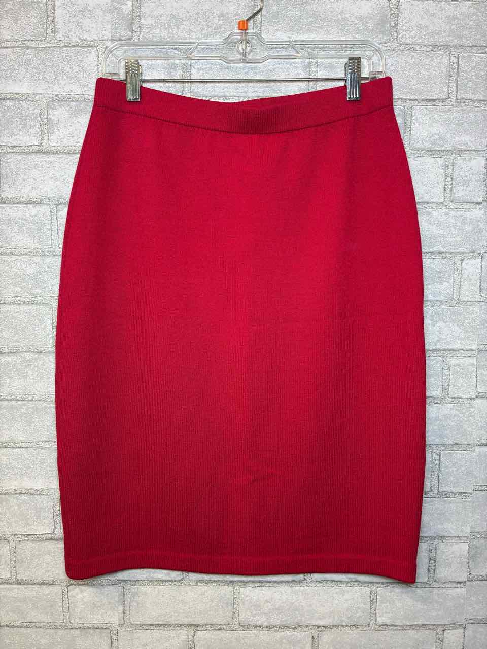 St.John Red Knit Pencil Skirt. Size 10
