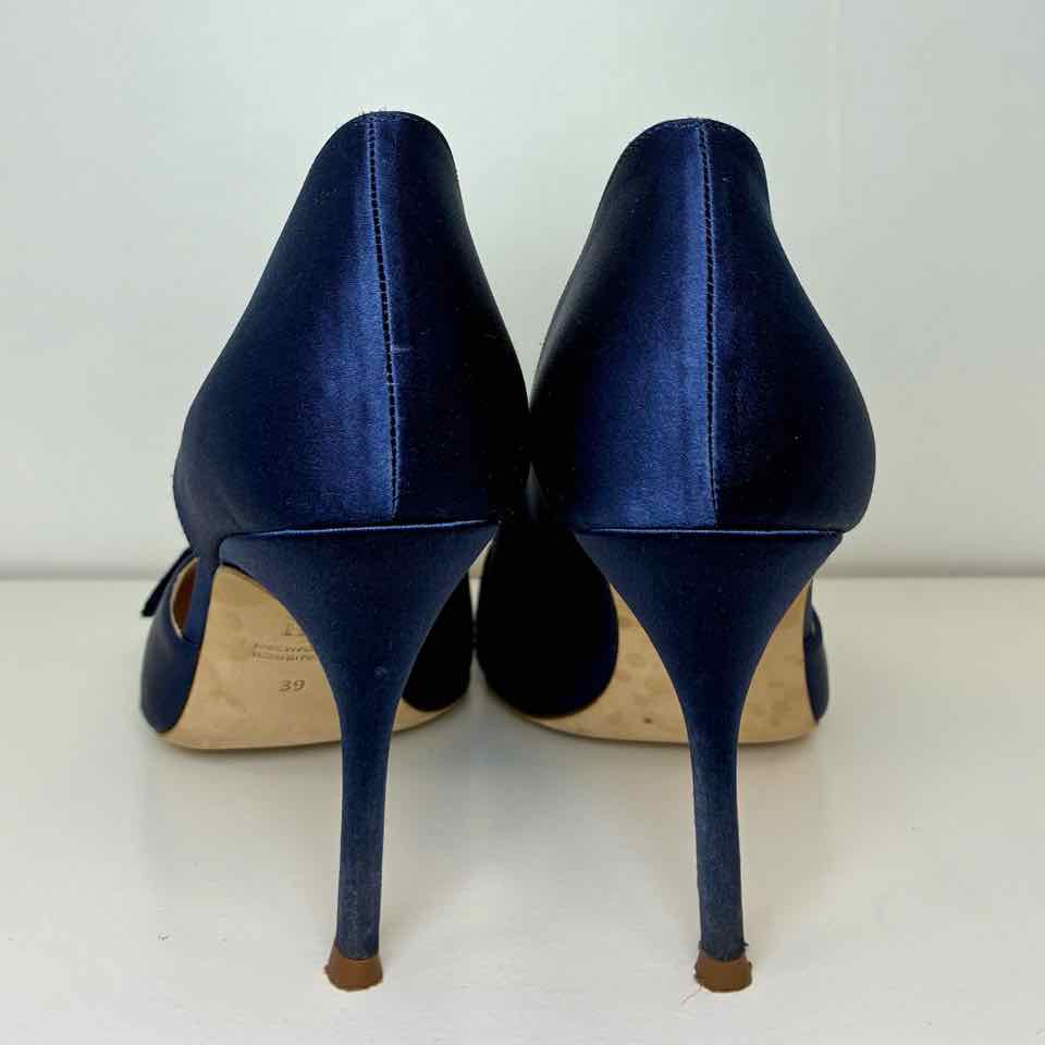 Carolina Herrera Satin Navy Pumps 39