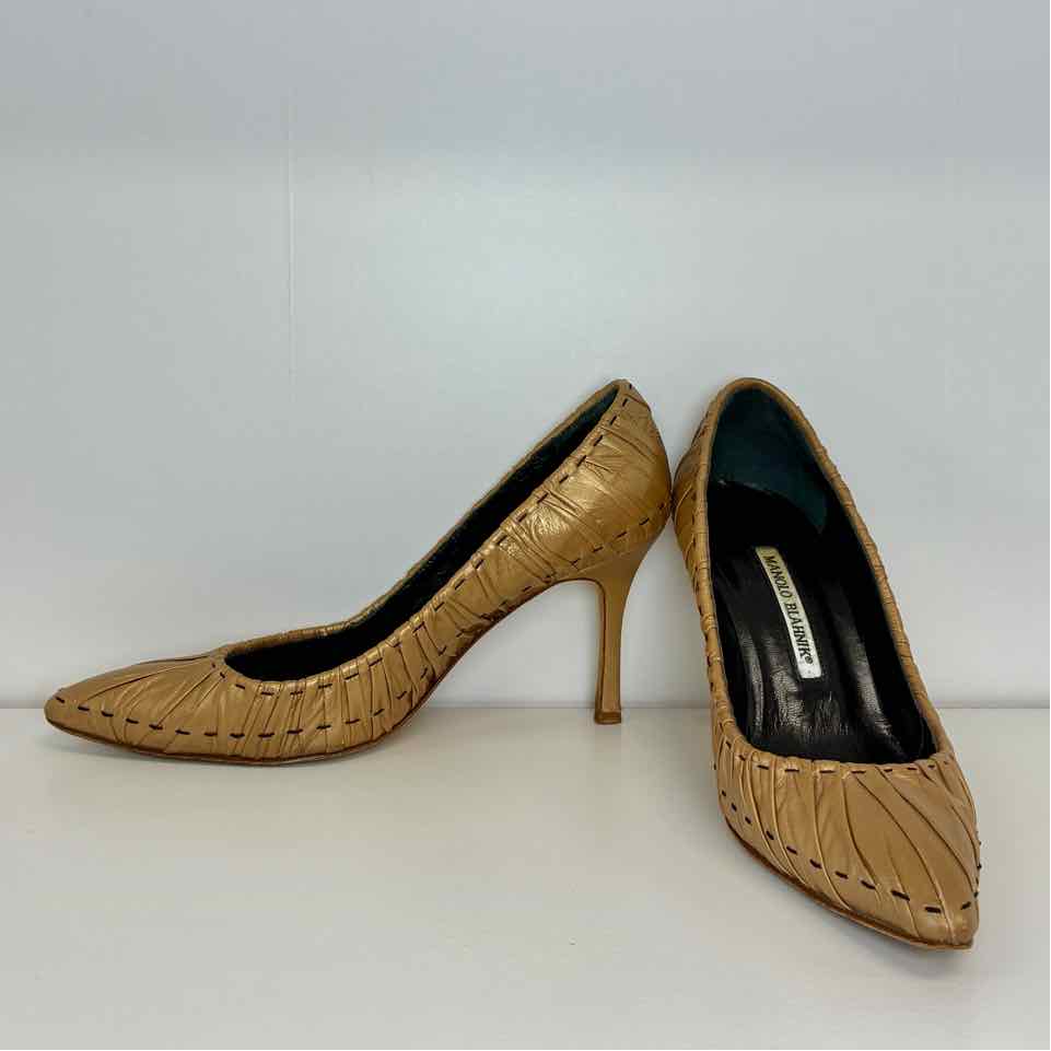 Manolo Bronze Brown Leather Pumps 37/ 6