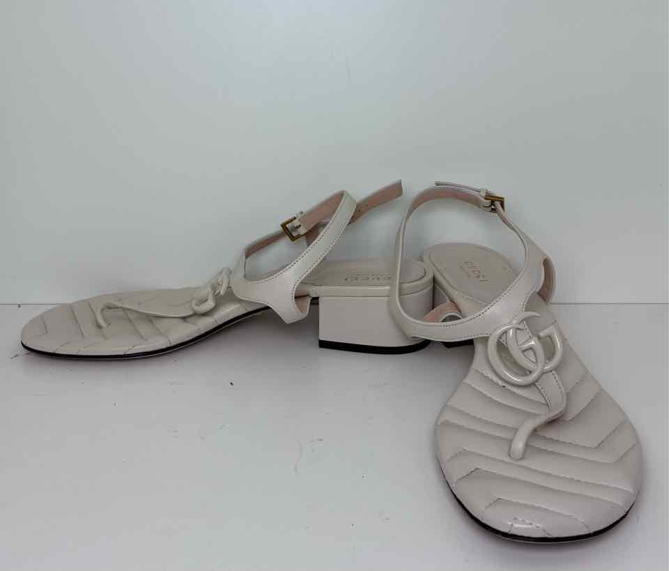 Gucci Size 40 White Chevron Pattern Double G Leather Sandal Heels