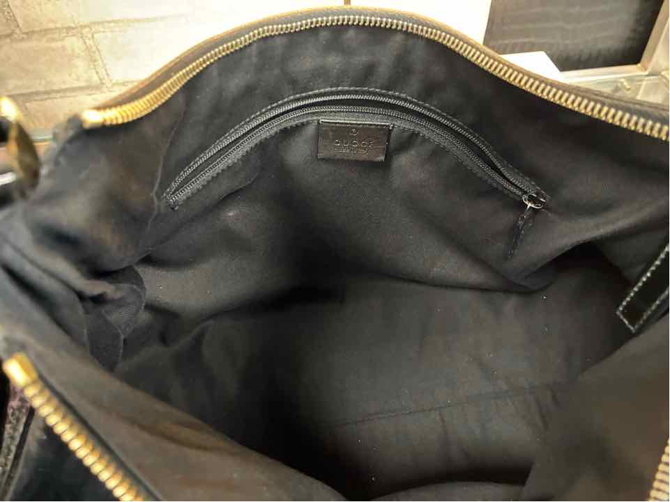 Gucci Black Patent Leather Abbey Hobo Purse w/ Gold Tone D-Ring