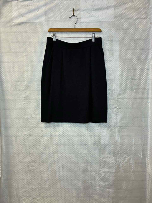 St John Knit Navy Skirt Size 8