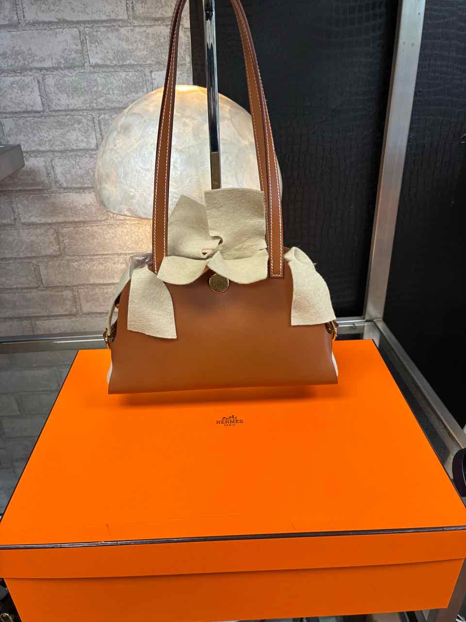 Hermes Tablier Sellier Fauve (Tan) Leather Shoulder or Hand Carry Purse