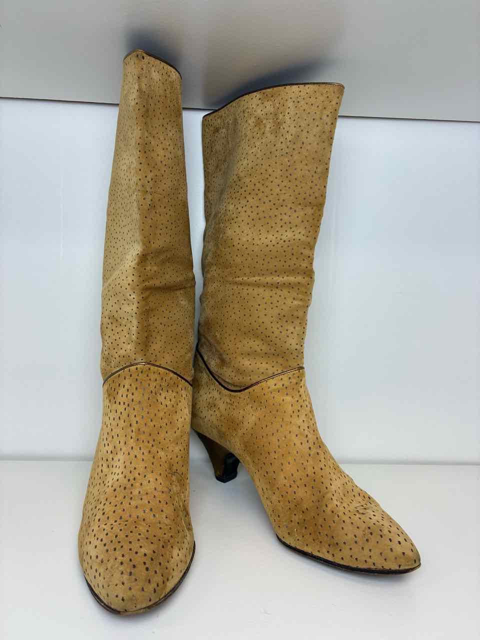 la marca Size 39 Tan Suede Mid-Calf Boots w/ Polka Dot Design and Gold Heels