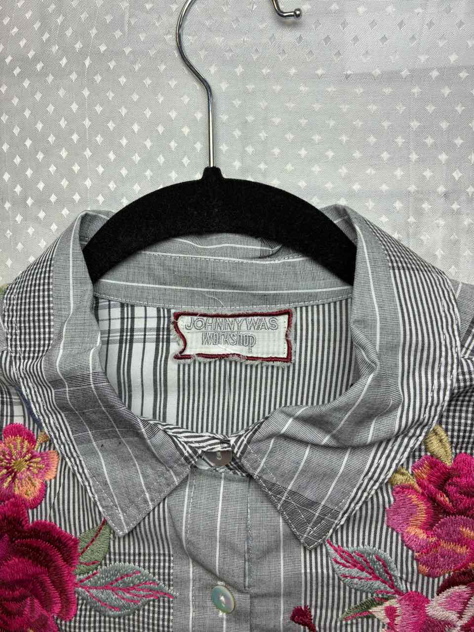 Johnny Was Blouse Black and White with Flower Print Size Med