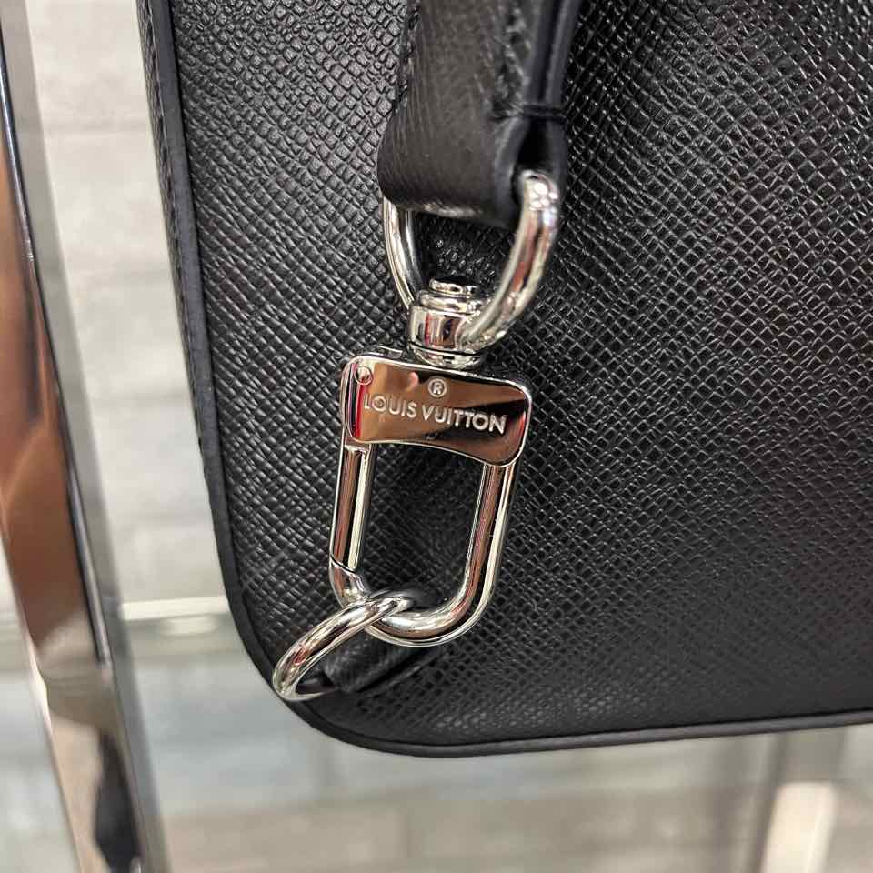 Louis Vuitton Unisex Black Purse