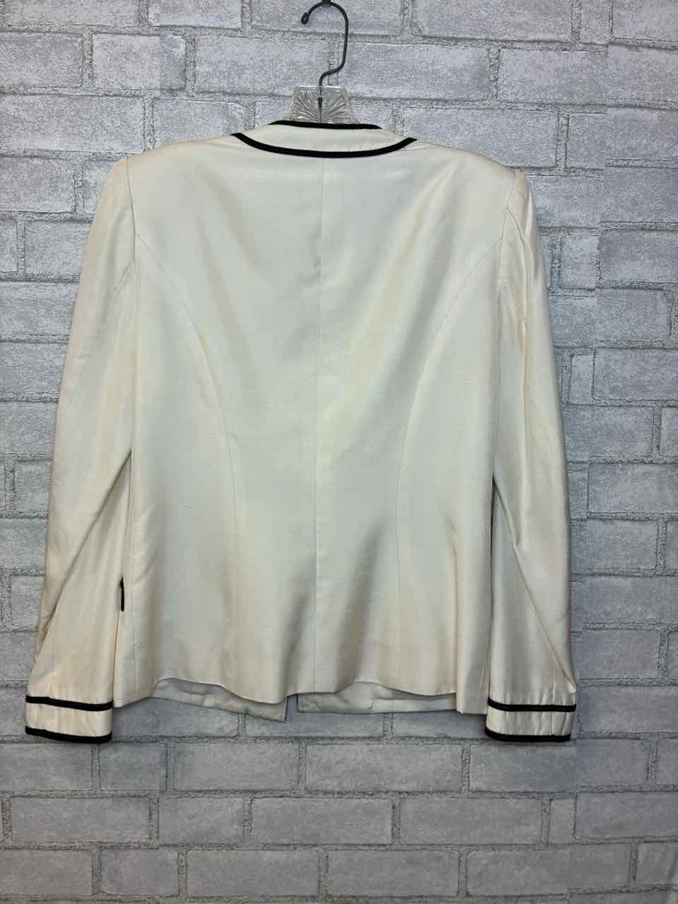 Vintage Carlisle white jacket with black trim size 4
