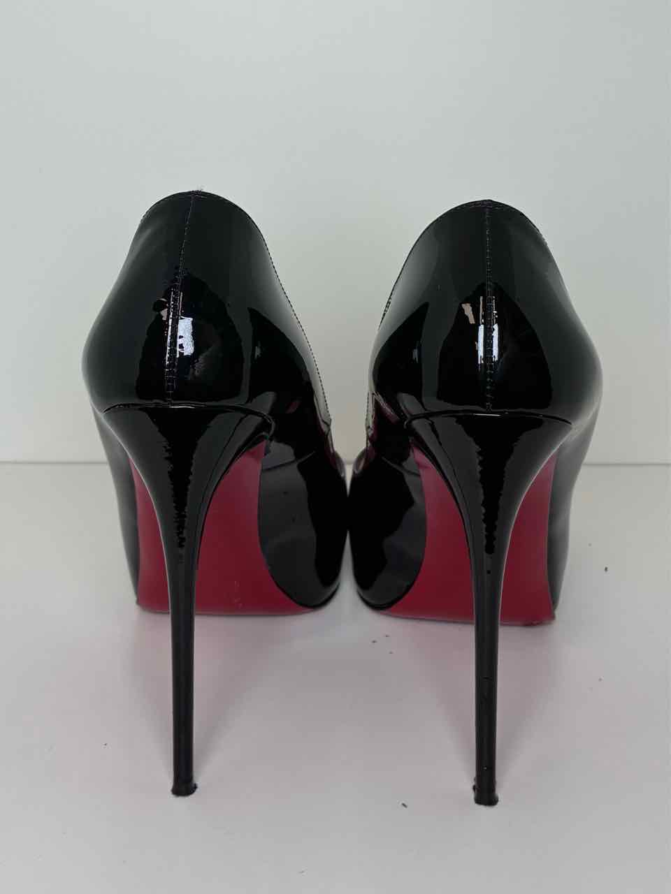 Christian Louboutin Black Shoe Size 38 Pumps