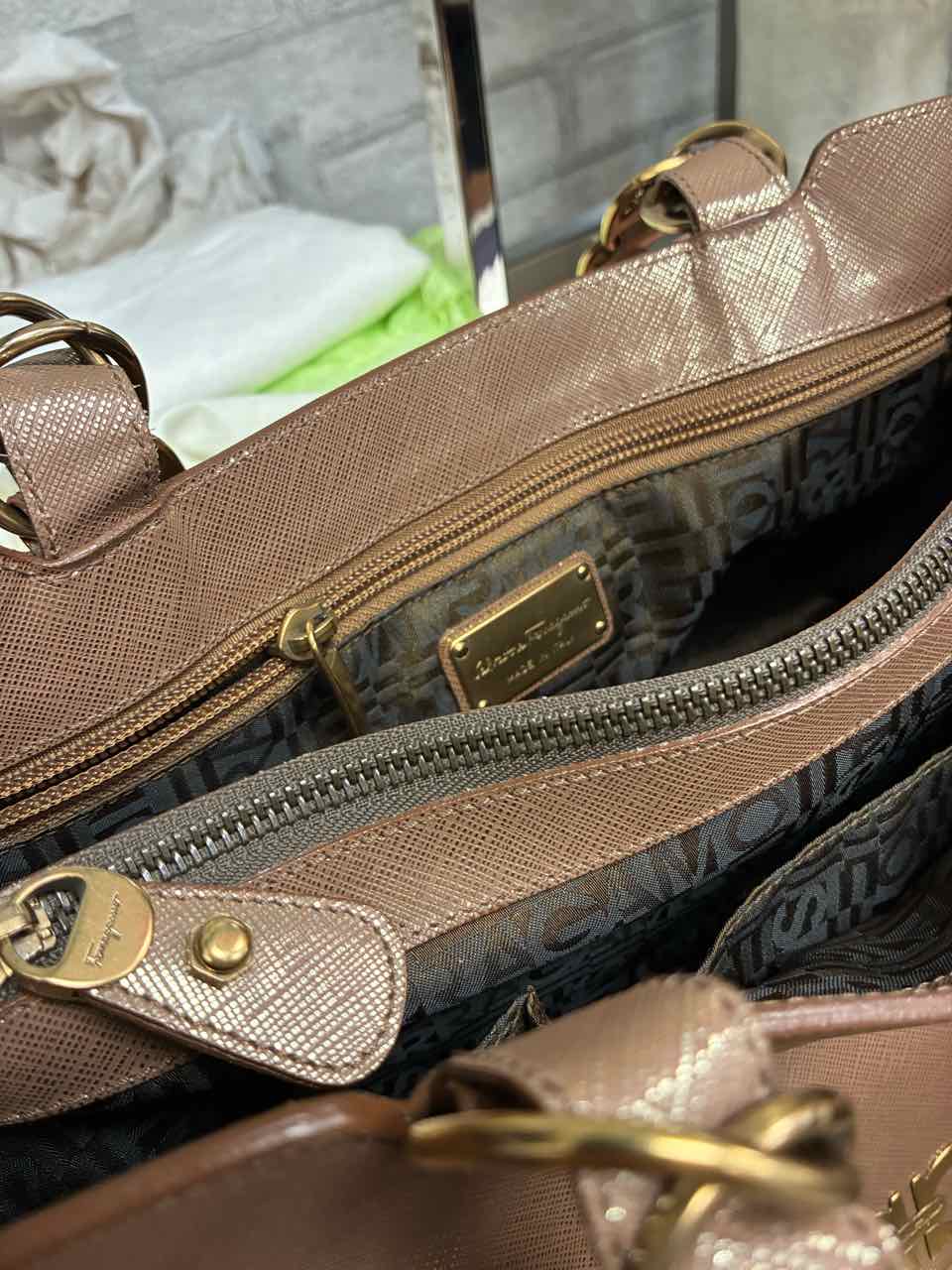 Ferragamo Nicoletta Saffiano Leather gold/bronze purse