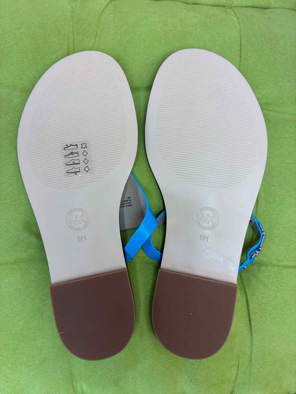 Michael Kors Santorini Blue Leather Daniella Flat Thong 9. Brand New never Worn