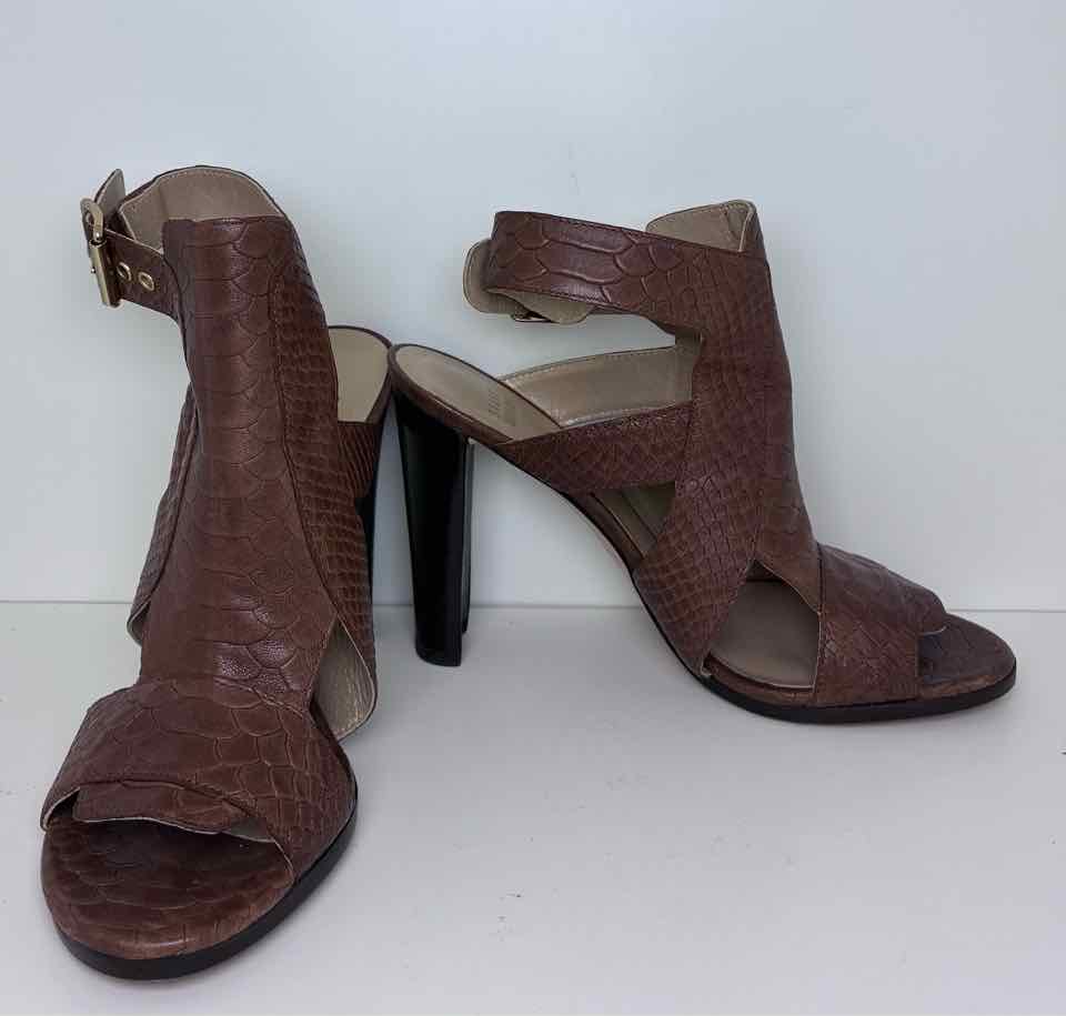 Stuart Weitzman Silver Shoe Size 8.5 Pumps